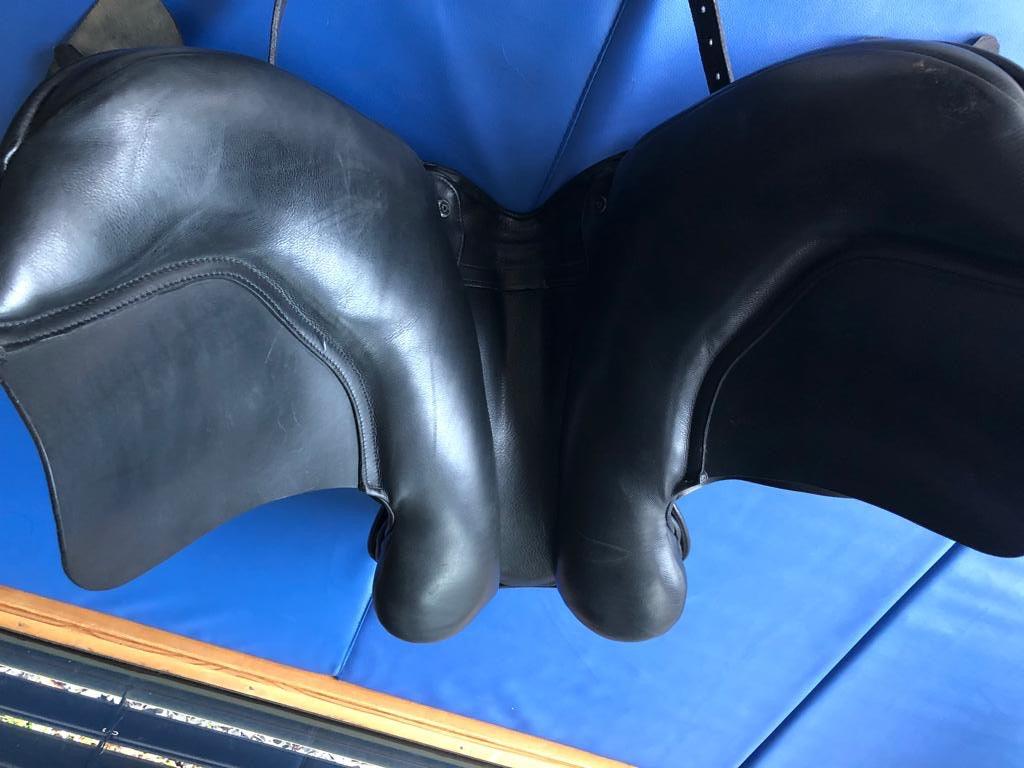 Fairfax Classic GP 18" Schwarzer Vielseitigkeitssattel - Pferdesattel Shop