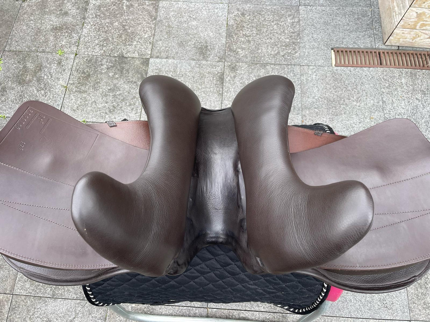 Sommer Somero 17.5“ Mocca Dressursattel - Pferdesattel Shop