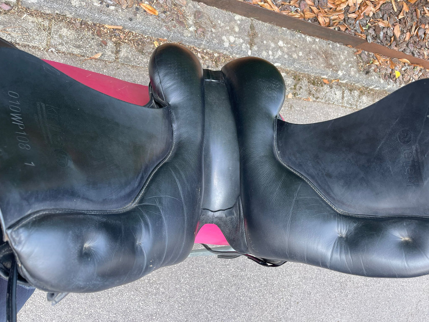 Kieffer Action Dressursattel 17" schwarz, Pferdesattel Shop