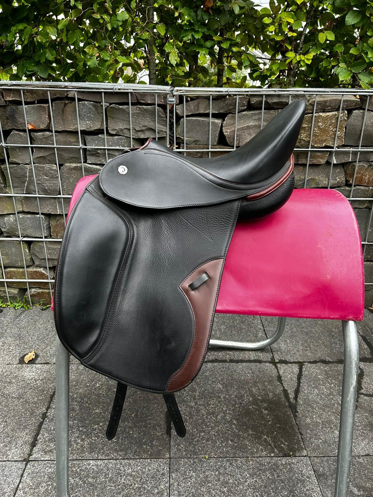 Uta Gräf Butterfly Dressursattel schwarz 17" , Pferdesattel Shop