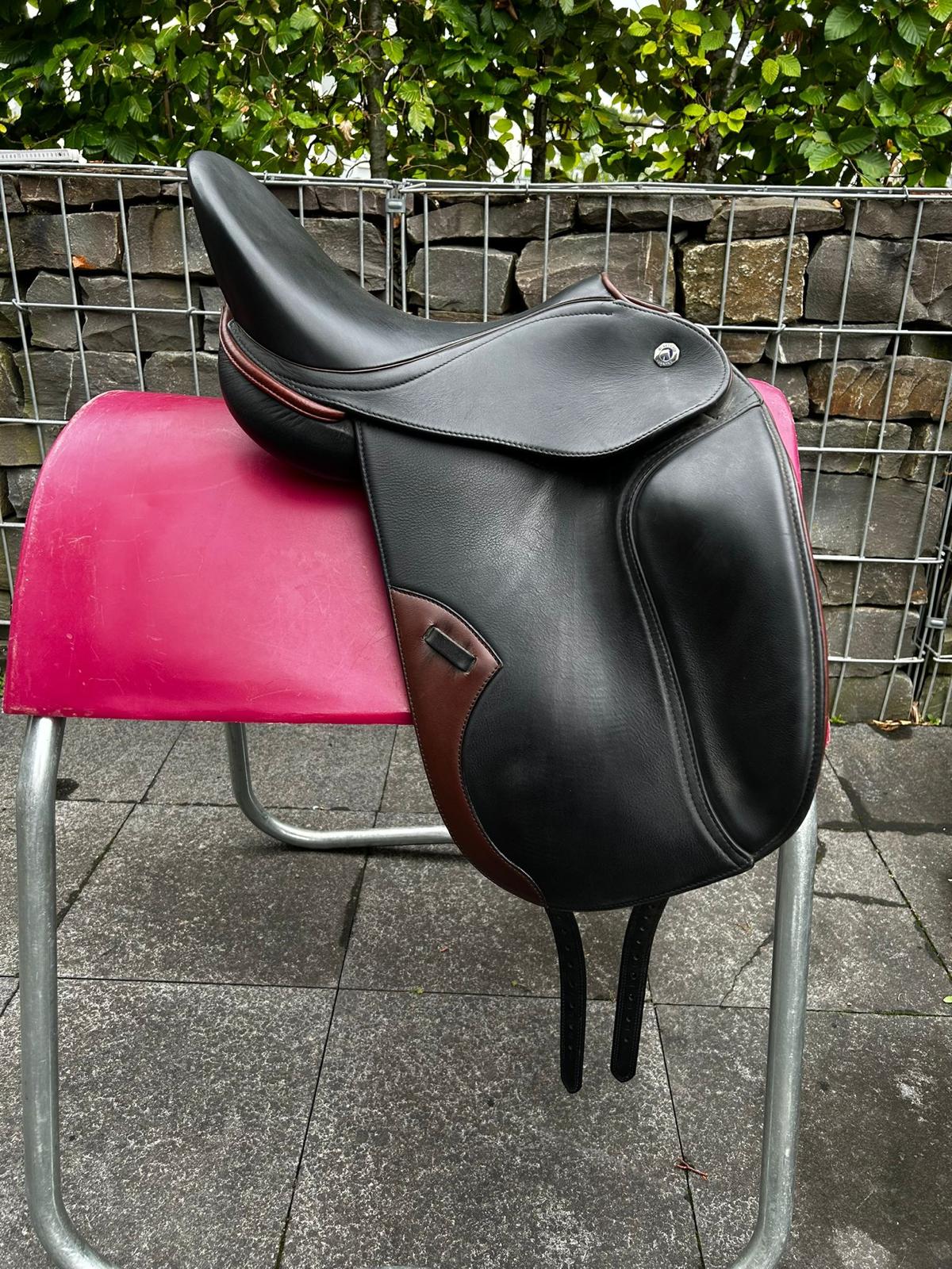 Uta Gräf Butterfly Dressursattel schwarz 17" , Pferdesattel Shop