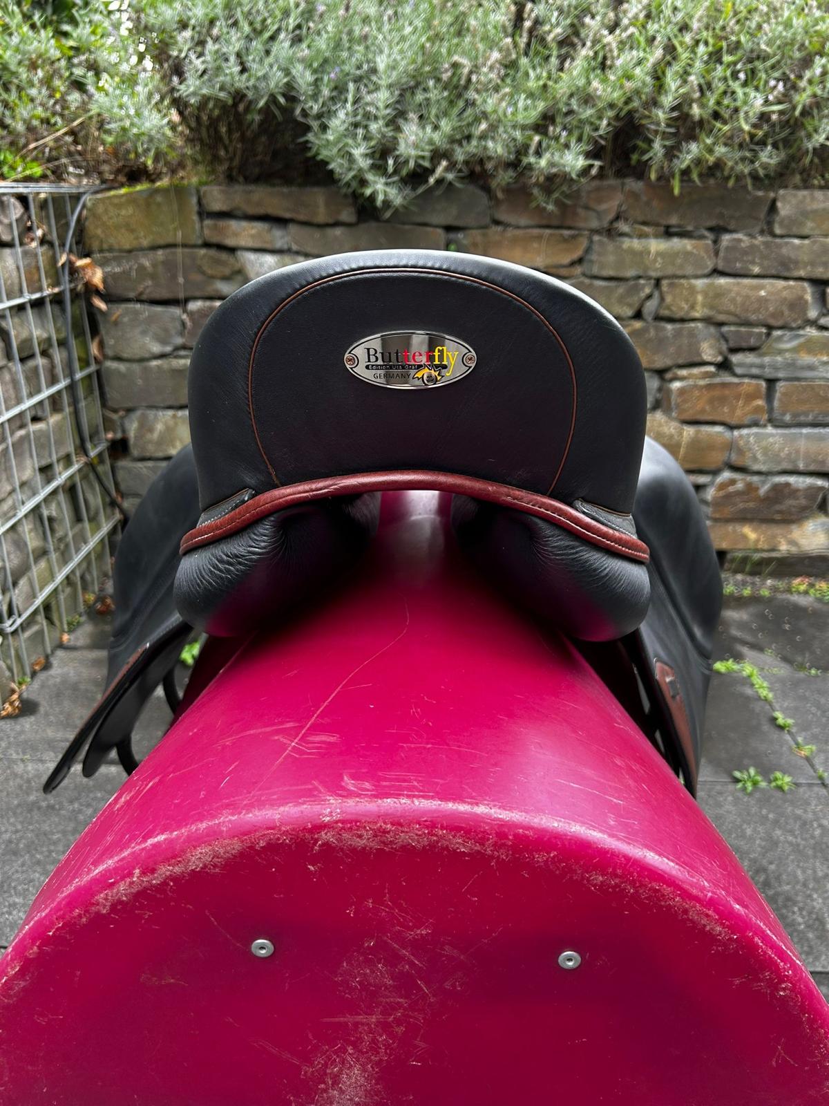 Uta Gräf Butterfly Dressursattel schwarz 17" , Pferdesattel Shop