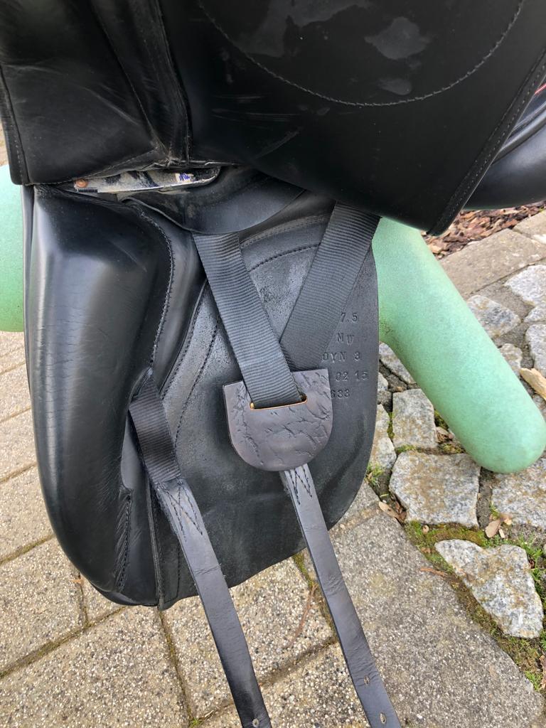 Hulsebos Dynamic 3 17,5" Schwarz Dressursattel - Pferdesattel Shop