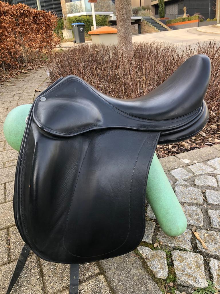 Childeric DSG 17,5" Schwarz Dressursattel