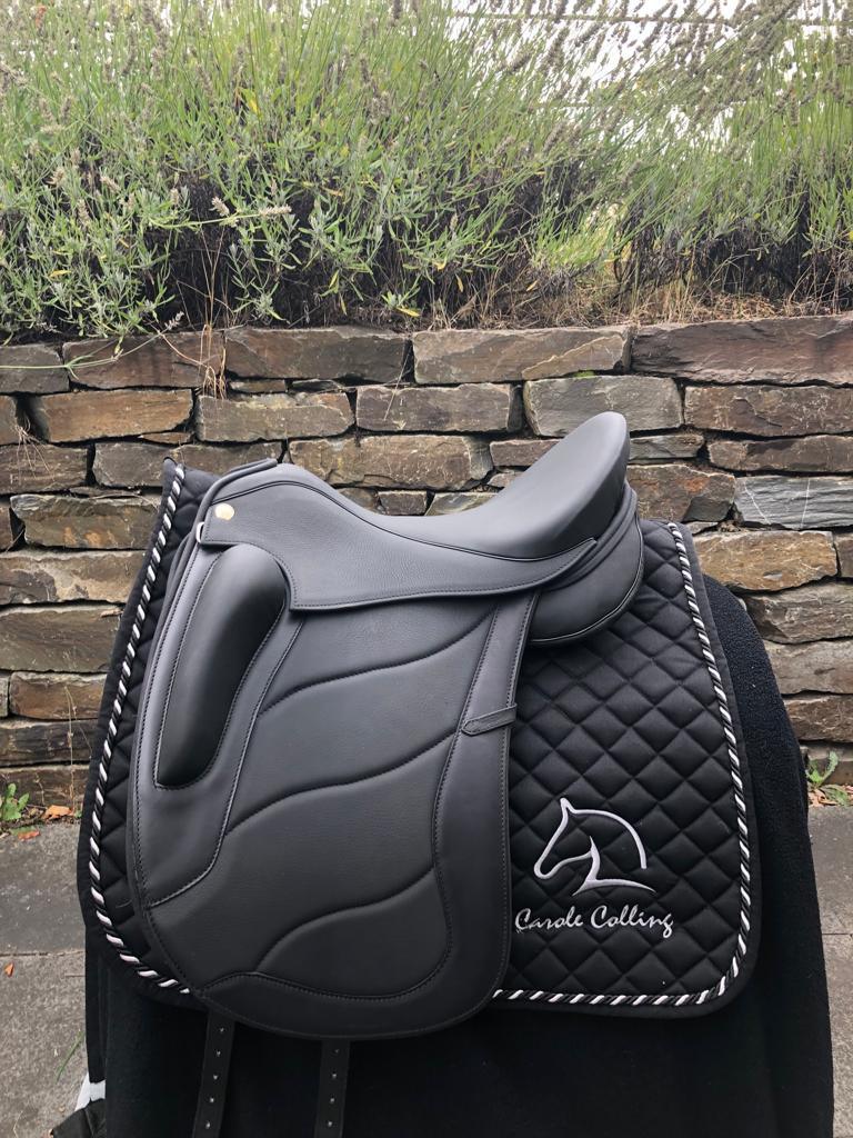 Sommer Tosca Lack 17,5" schwarz Dressursattel [NEU]