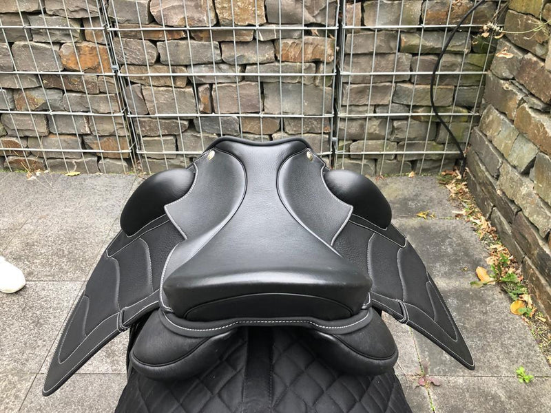 Sommer Tosca 17" Hellgrau Nähte Dressursattel [NEU]