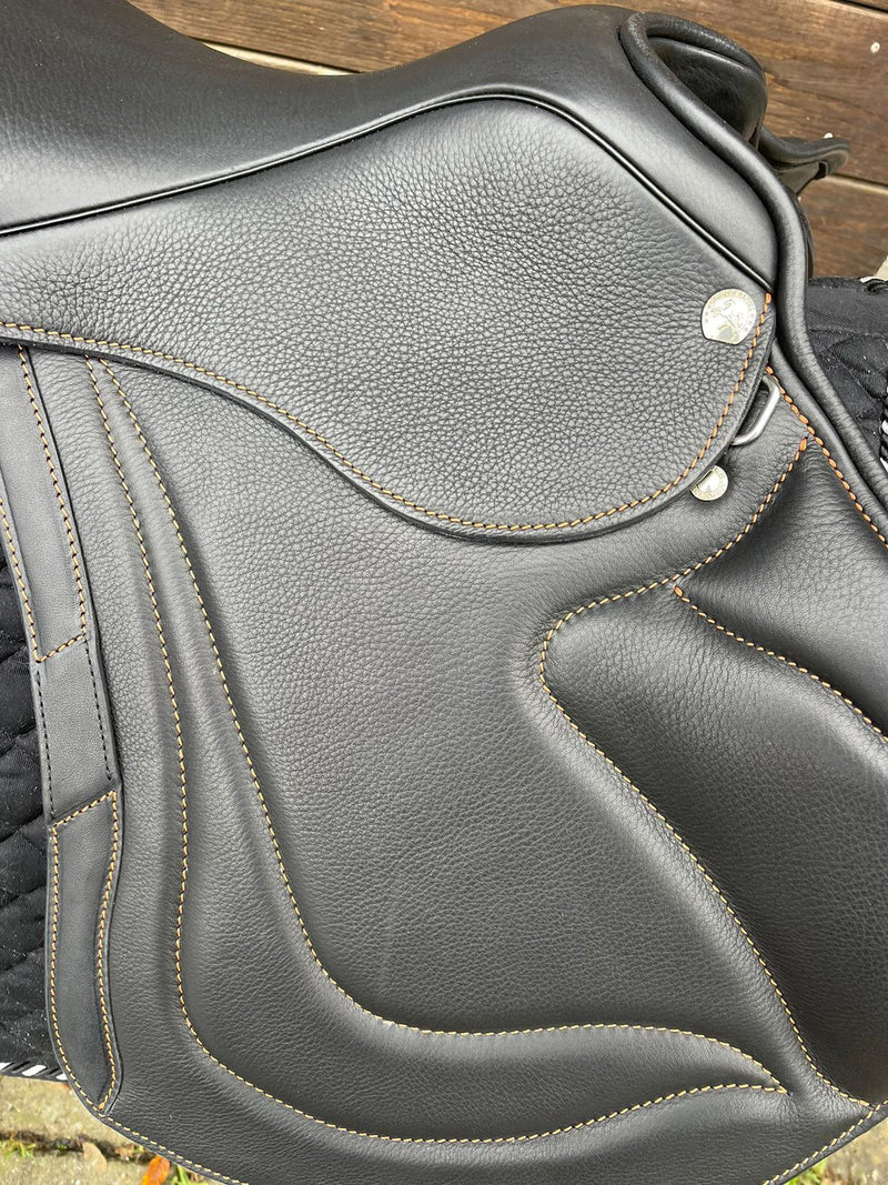 Sommer Aventus Competiton 17,5" SS schwarz Springsattel [NEU]