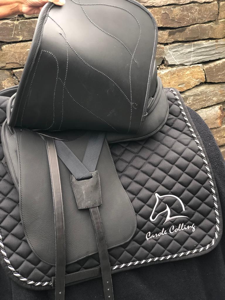 Sommer Tosca Lack 17,5" schwarz Dressursattel [NEU]