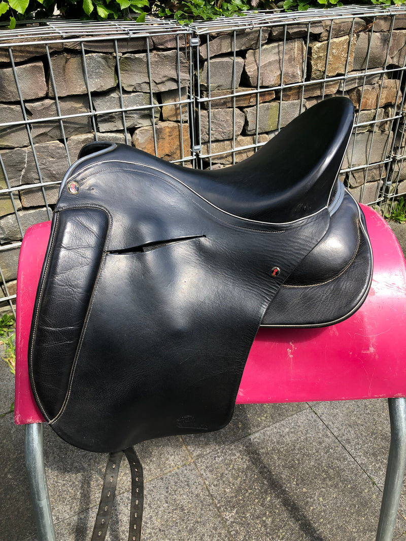 Philimar 17,5“ Schwarzer Dressursattel