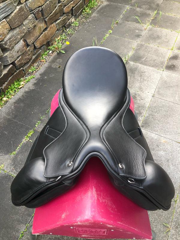 Noname Sattel 18" Schwarz Dressursattel [NEU]