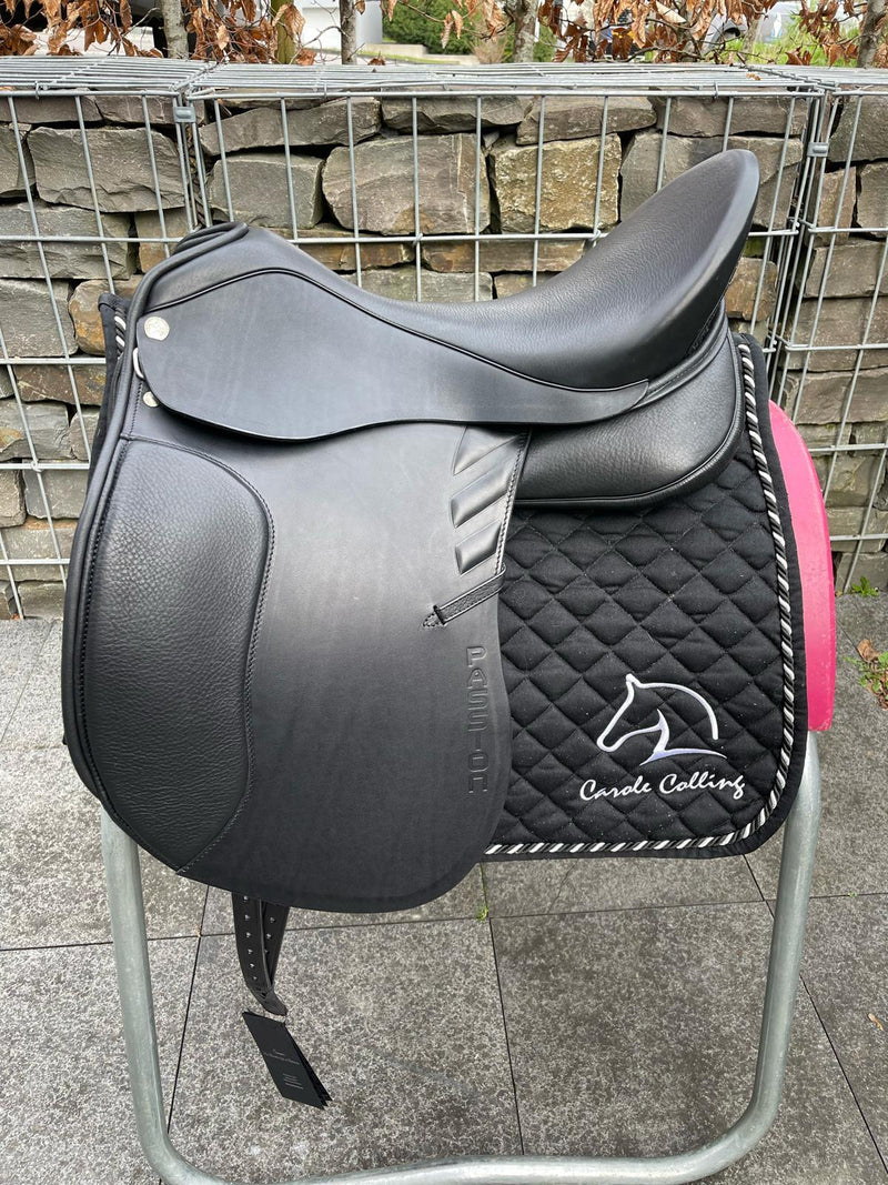 Sommer Passion 18" Black Dressage Saddle Galaxy [NEW]