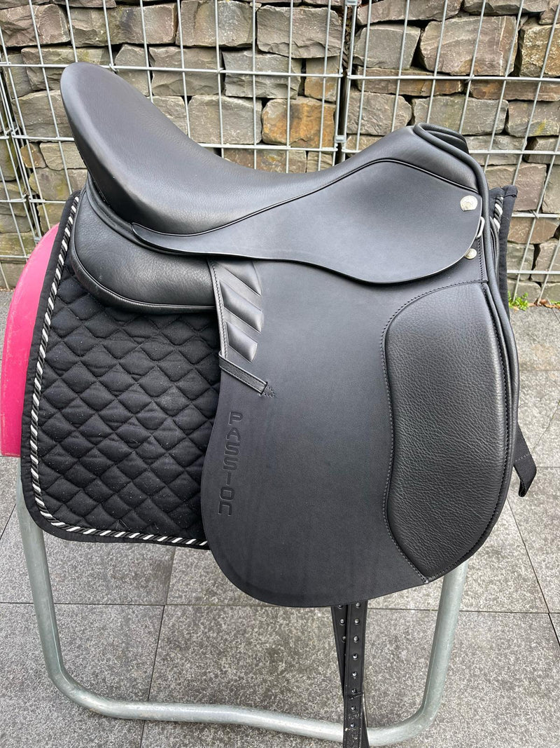 Sommer Passion 18" Black Dressage Saddle Galaxy [NEW]