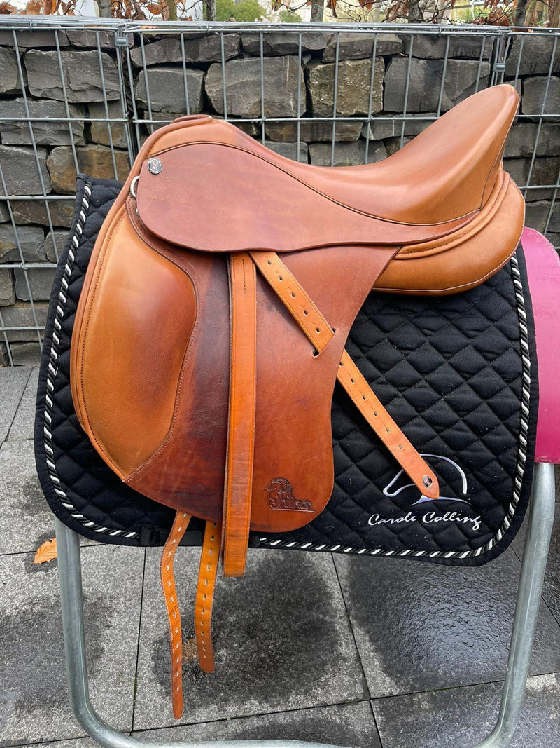 Philimar Dressage Basic Model 17.5" Cognac Dressage Saddle