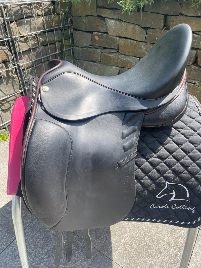 Sommer Passion 17,5" Schwarz Extras in Moro Dressursattel