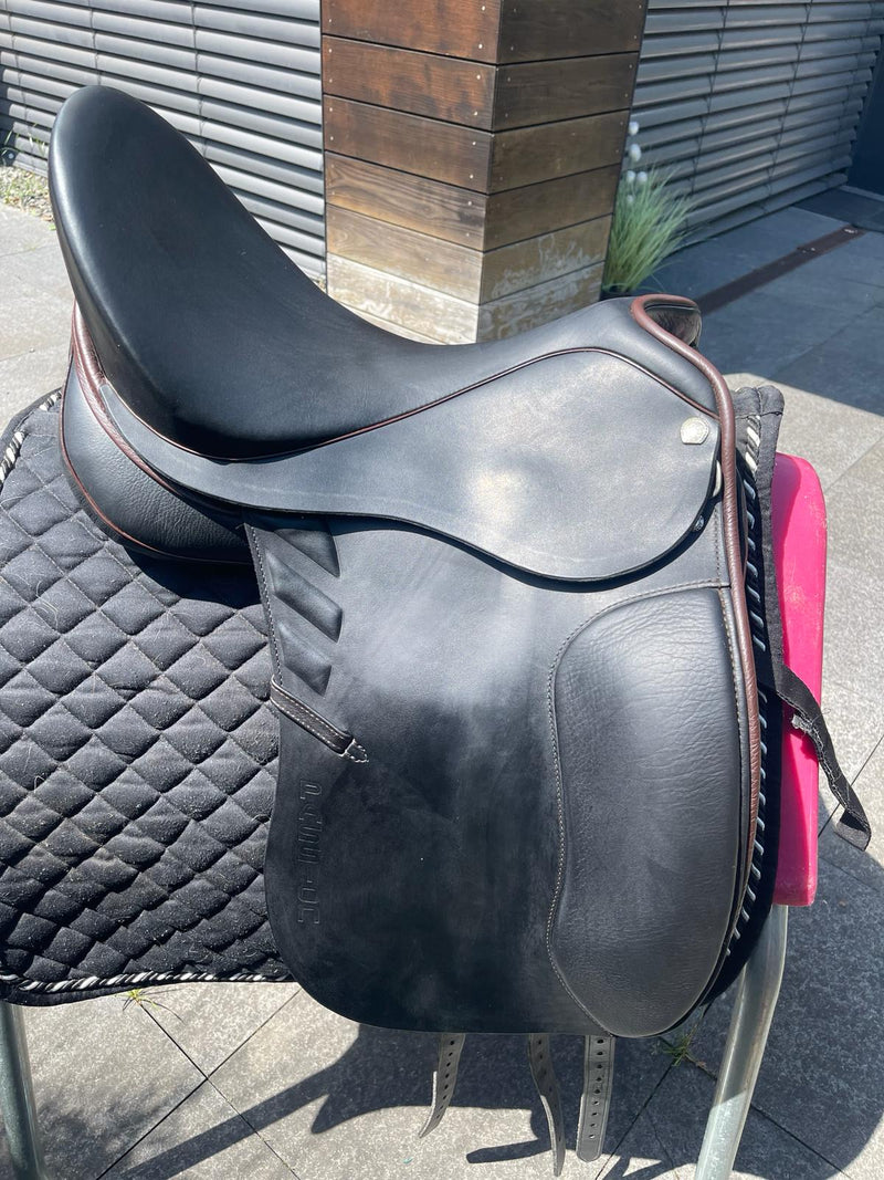 Sommer Passion 17,5" Schwarz Extras in Moro Dressursattel