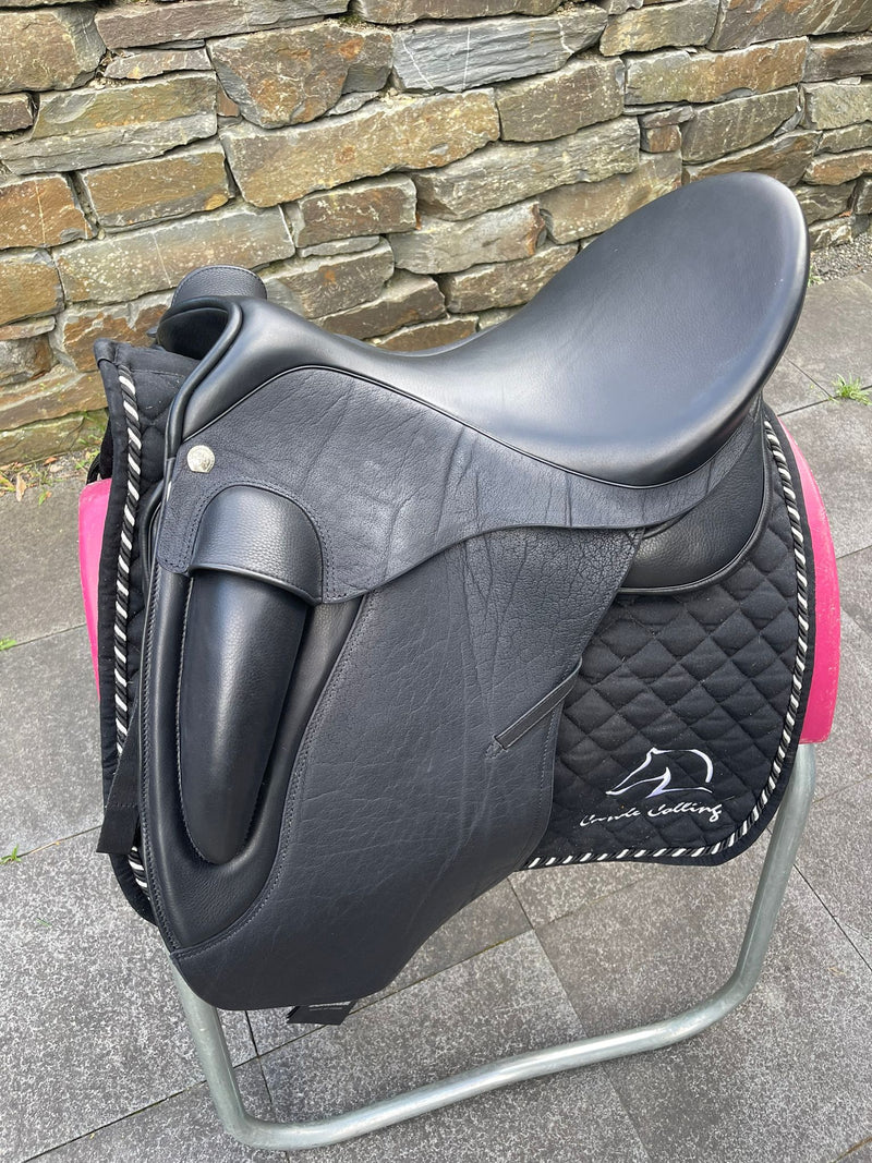 Sommer Novalis "Galaxy 999" schwarz 18" Dressursattel [NEU]