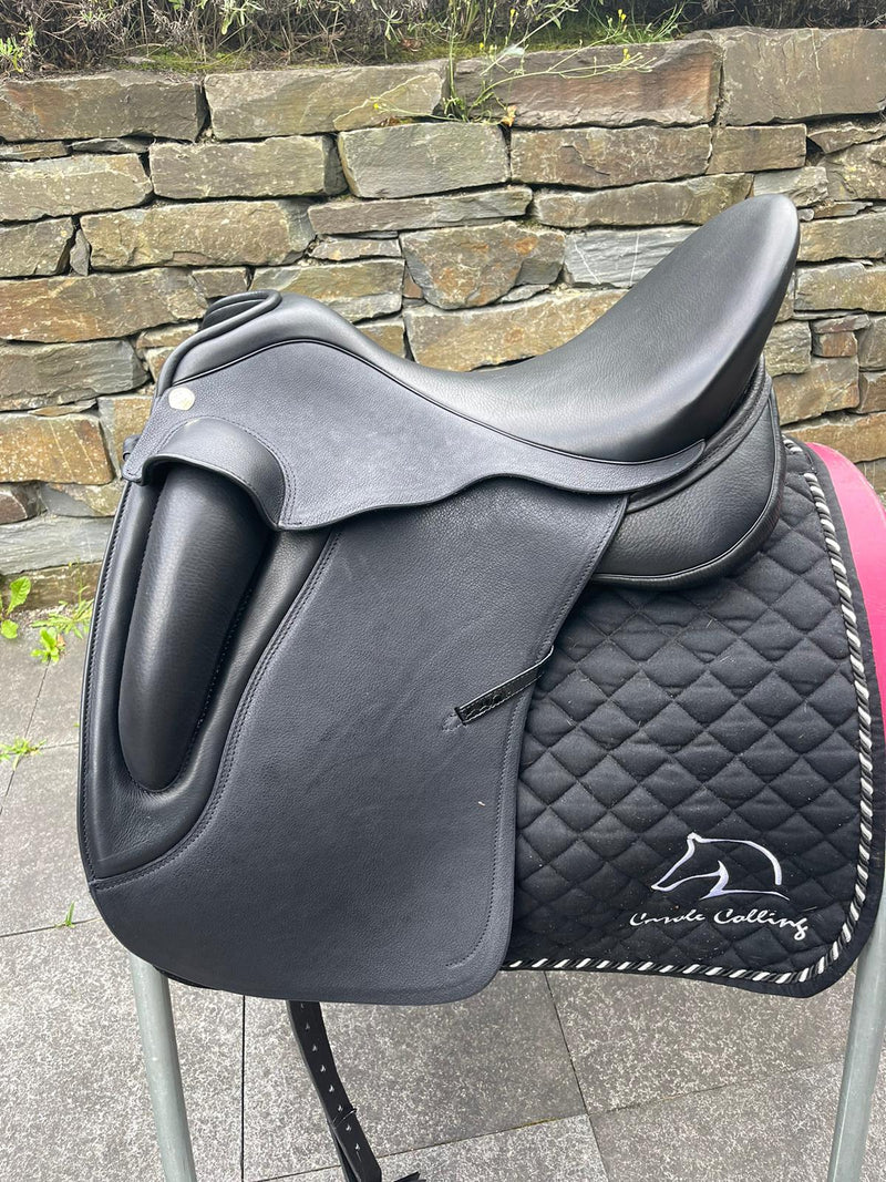 Sommer Novalis 17,5" Kroko Lack schwarz  Dressursattel [NEU]