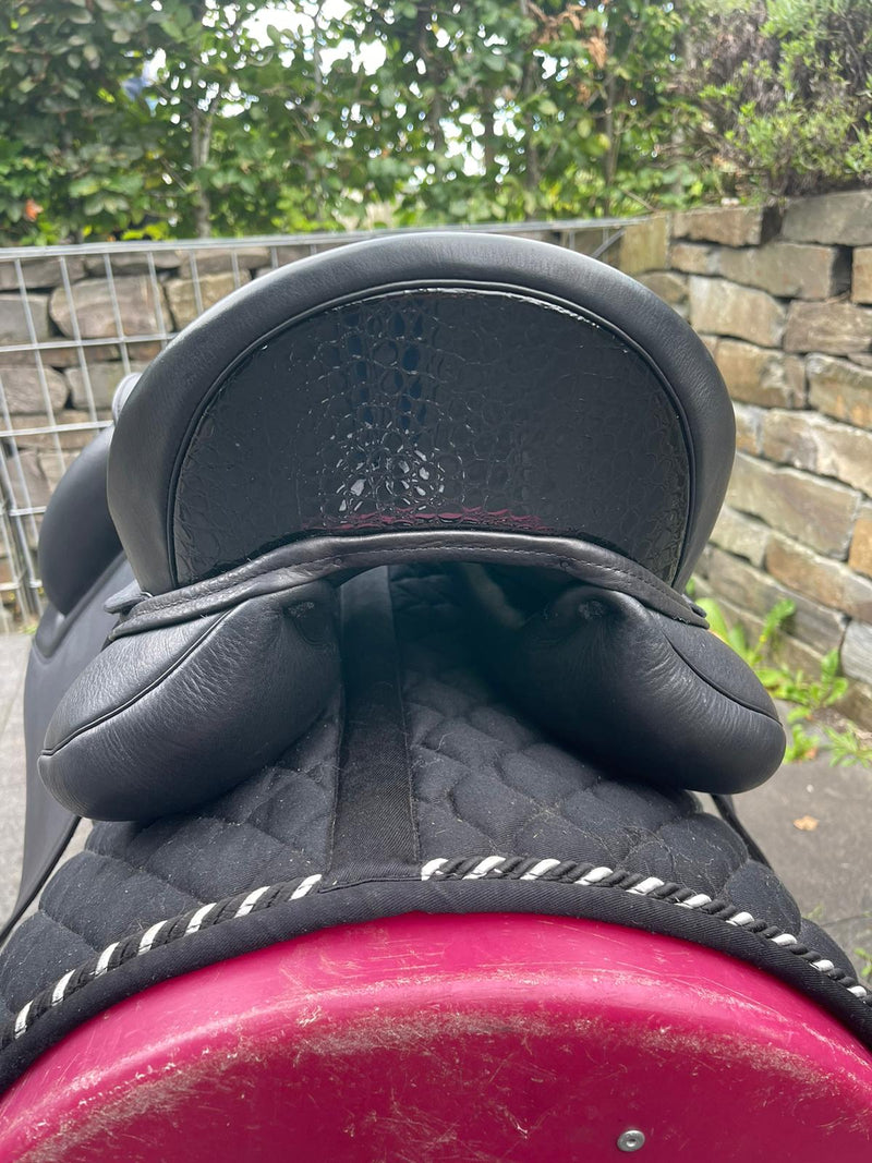 Sommer Novalis 17,5" Kroko Lack schwarz  Dressursattel [NEU]