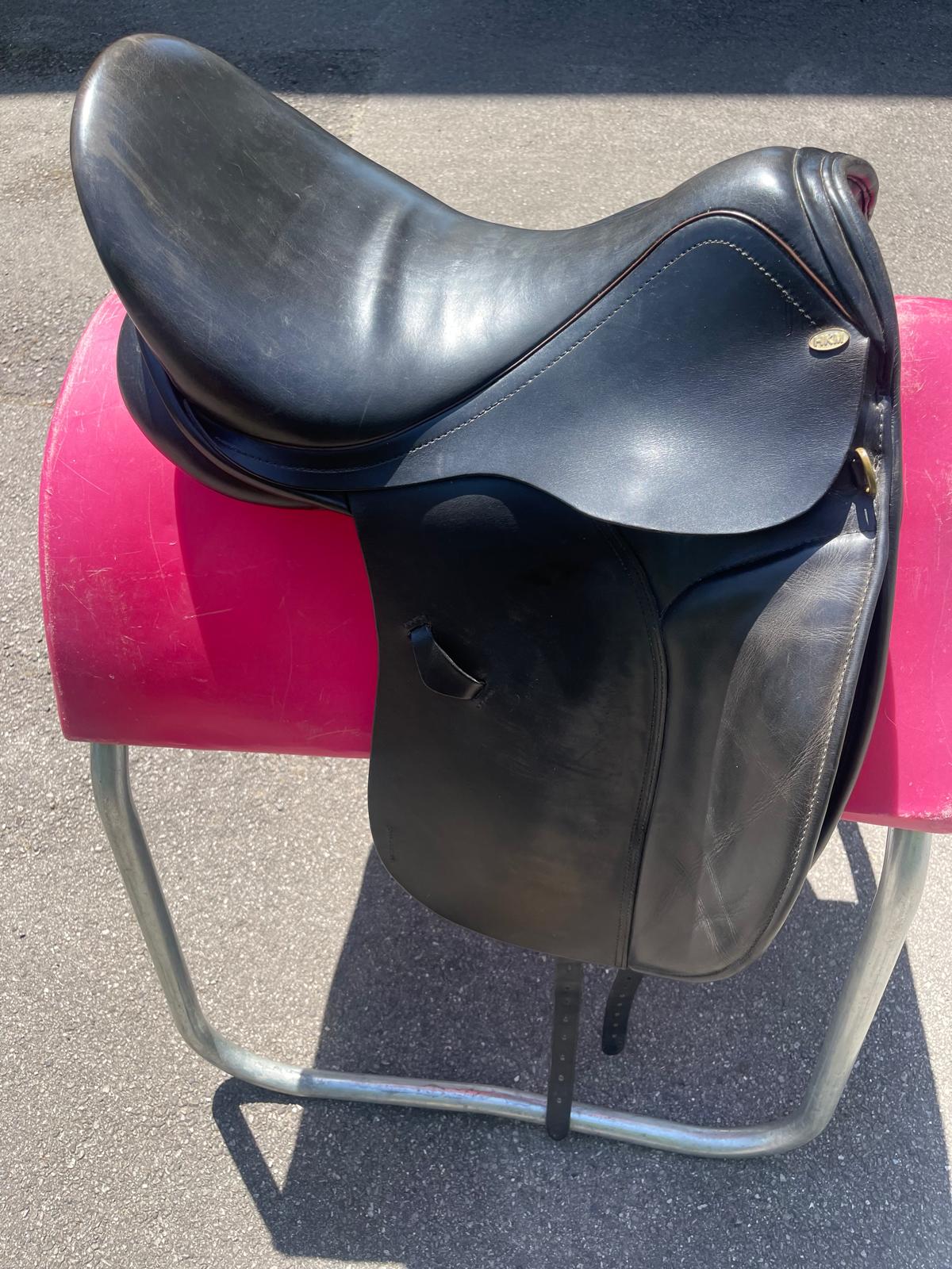 HKM Harmonie 17" schwarz Dressursattel , Pferdesattel Shop