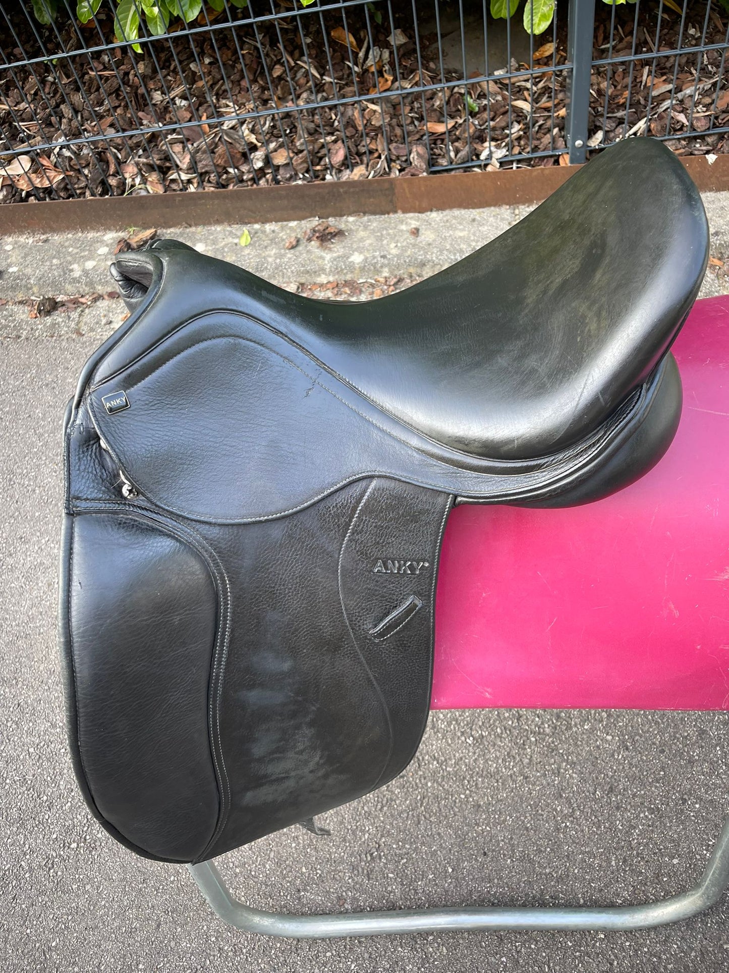 Anky Dressursattel schwarz 17", Pferdesattel Shop