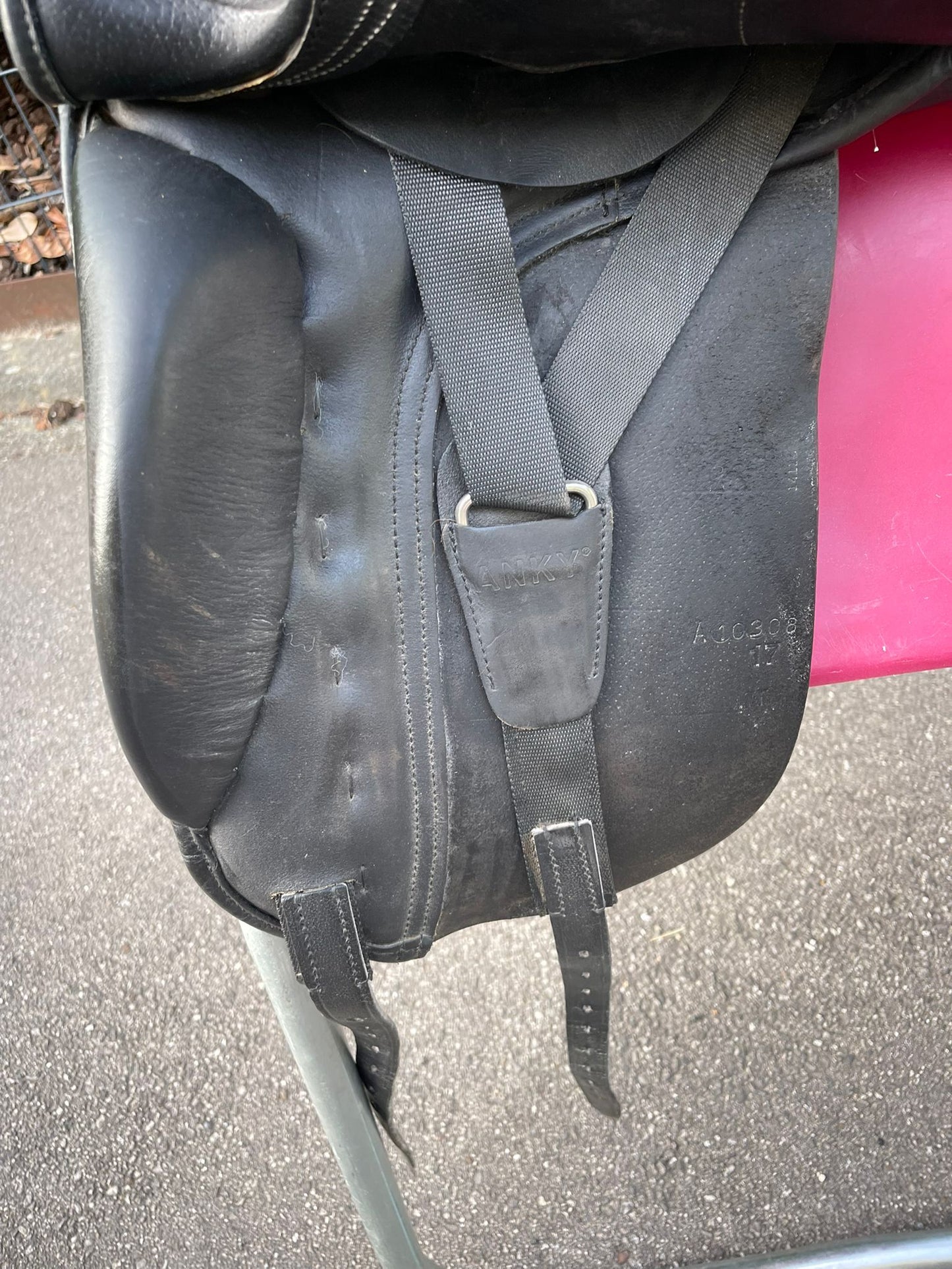 Anky Dressursattel schwarz 17", Pferdesattel Shop