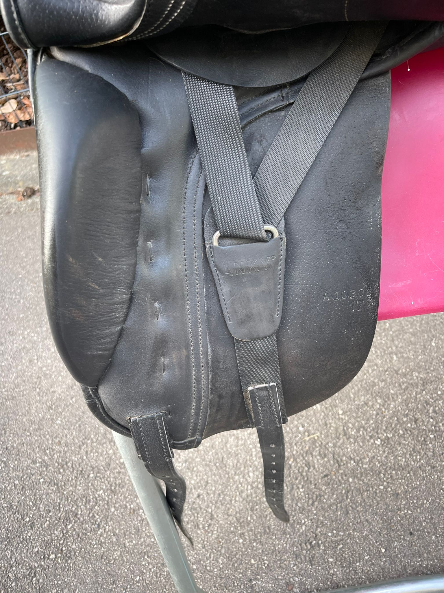 Anky Dressursattel schwarz 17", Pferdesattel Shop