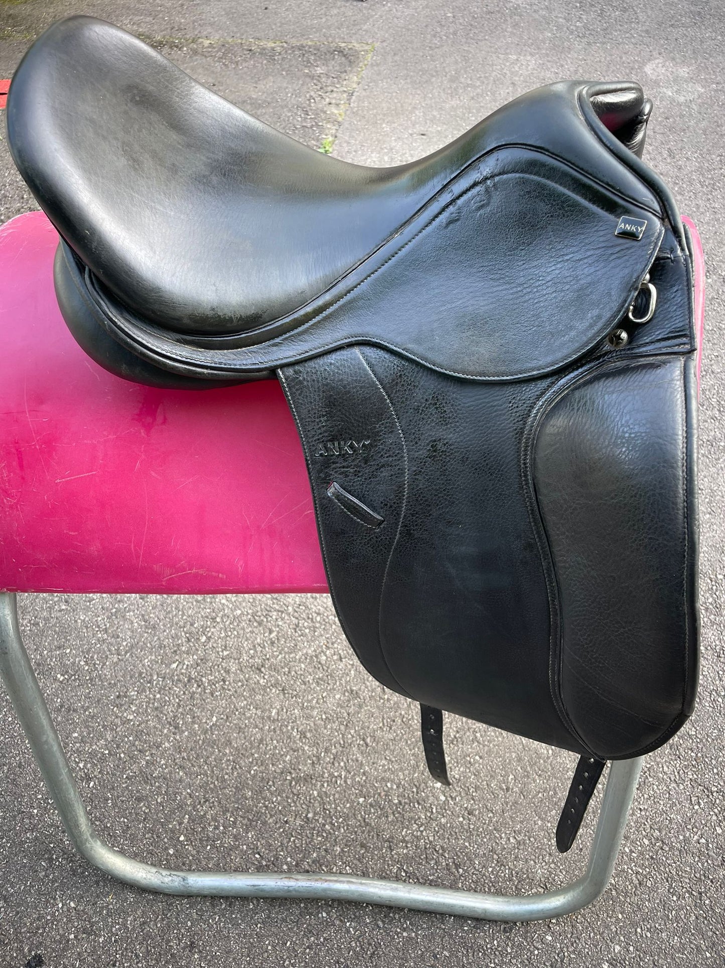Anky Dressursattel schwarz 17", Pferdesattel Shop