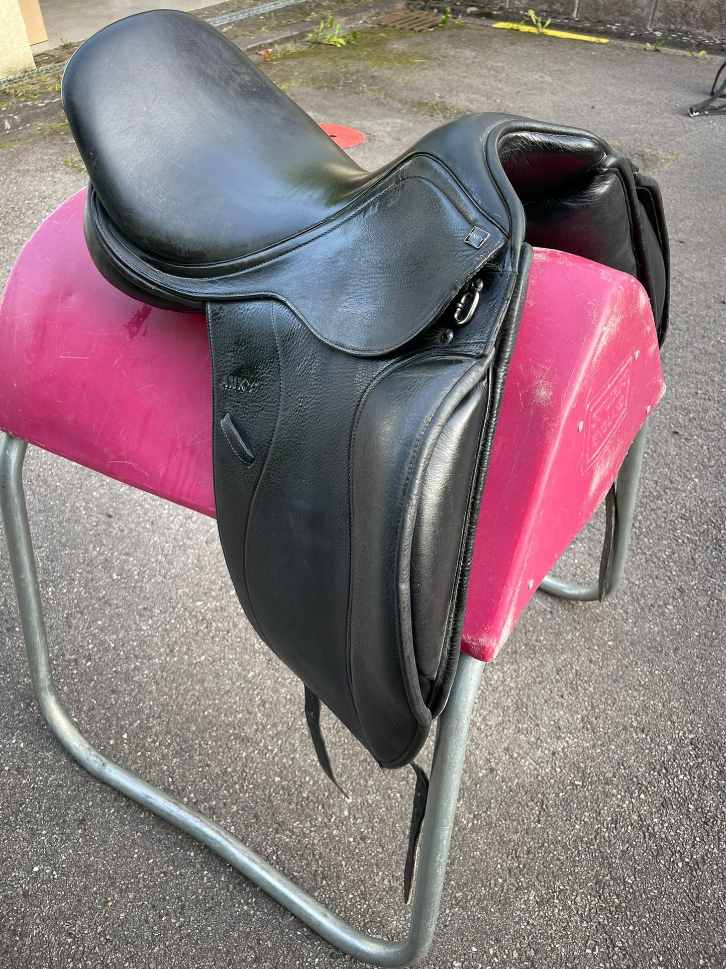 Anky Dressursattel schwarz 17", Pferdesattel Shop