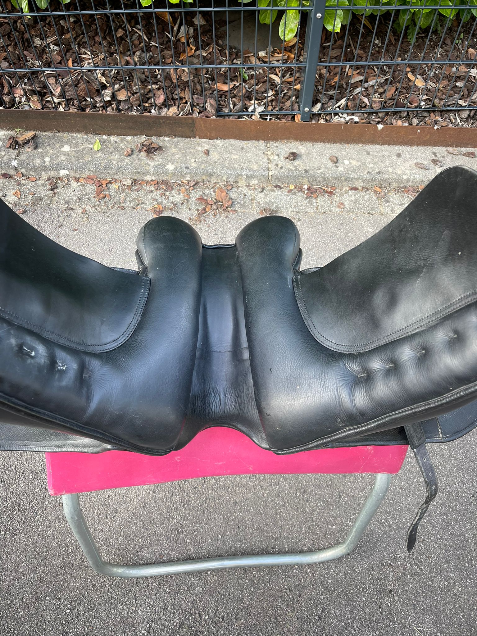 Anky Dressursattel schwarz 17", Pferdesattel Shop