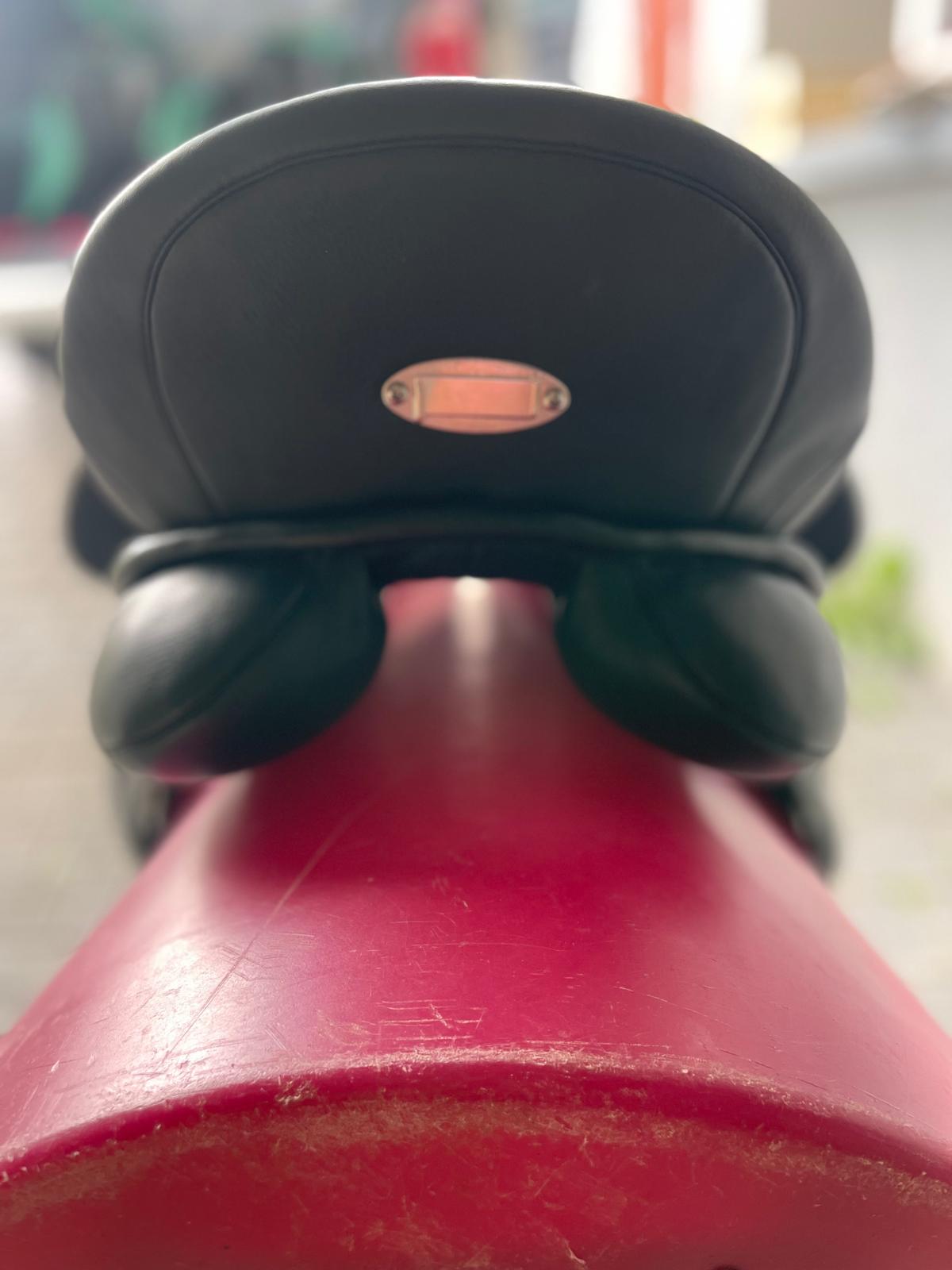 Zaldi Drim 17" schwarz Dressursattel, Pferdesattel Shop