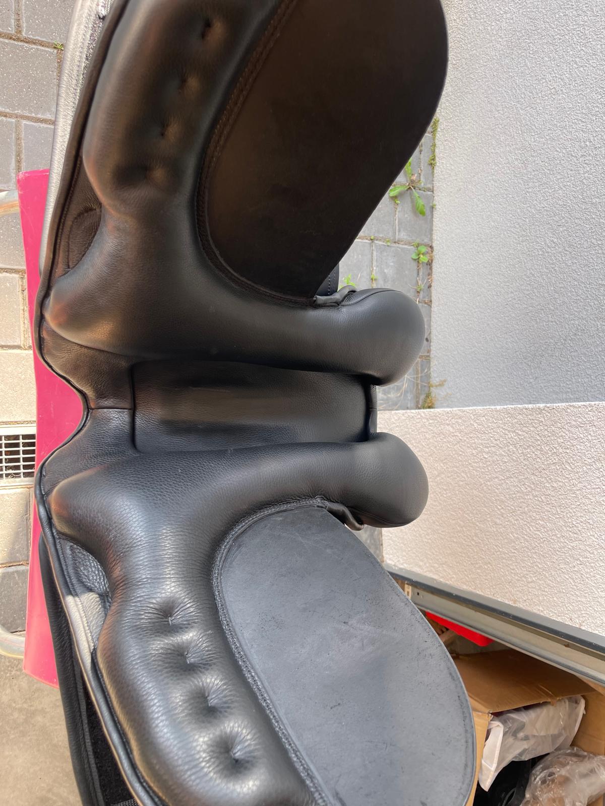 Zaldi Drim 17" schwarz Dressursattel, Pferdesattel Shop