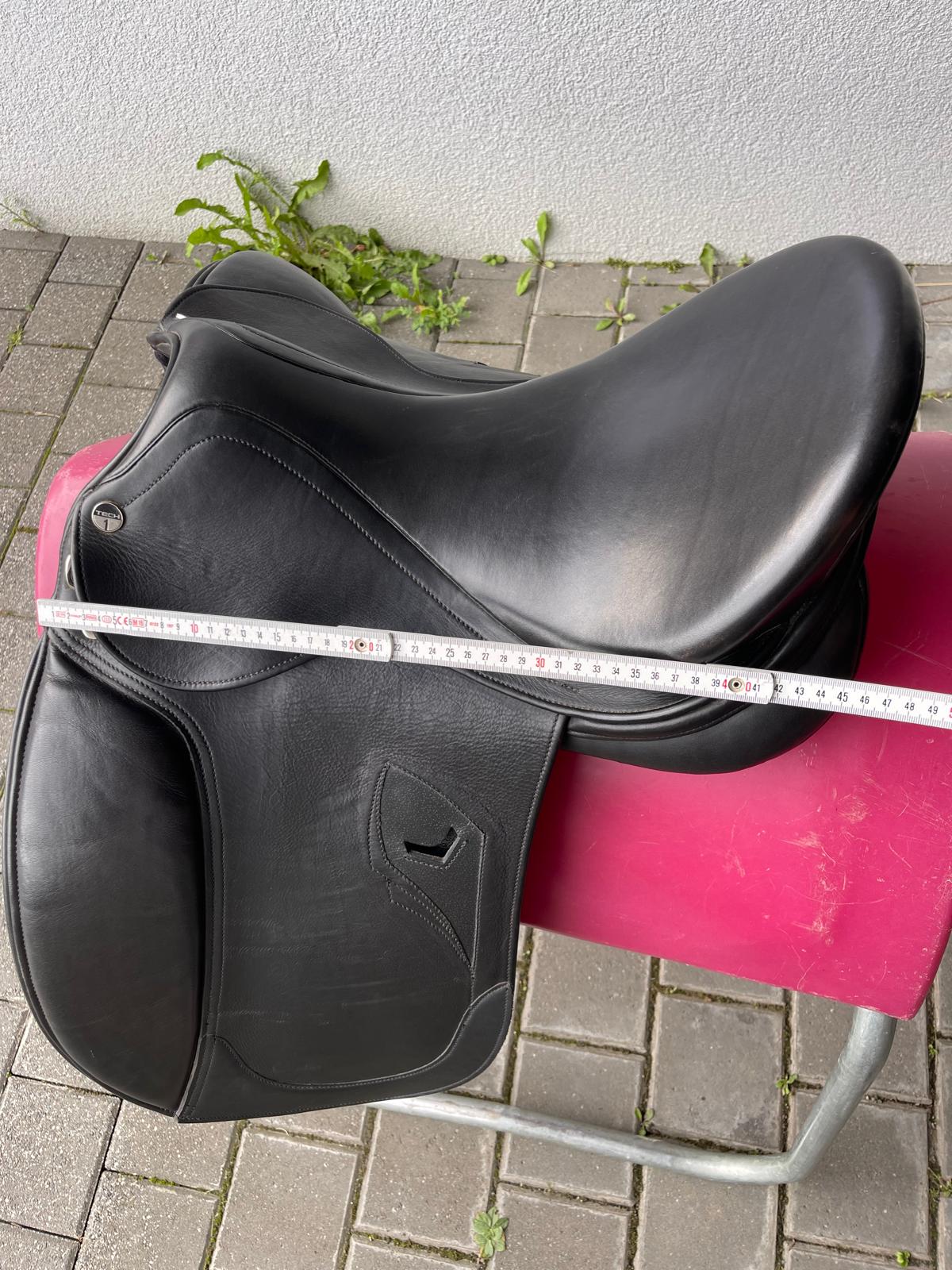 Tech 1 Dressursattel schwarz 17, Pferdesattel Shop