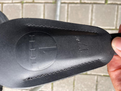 Tech 1 Dressursattel schwarz 17, Pferdesattel Shop