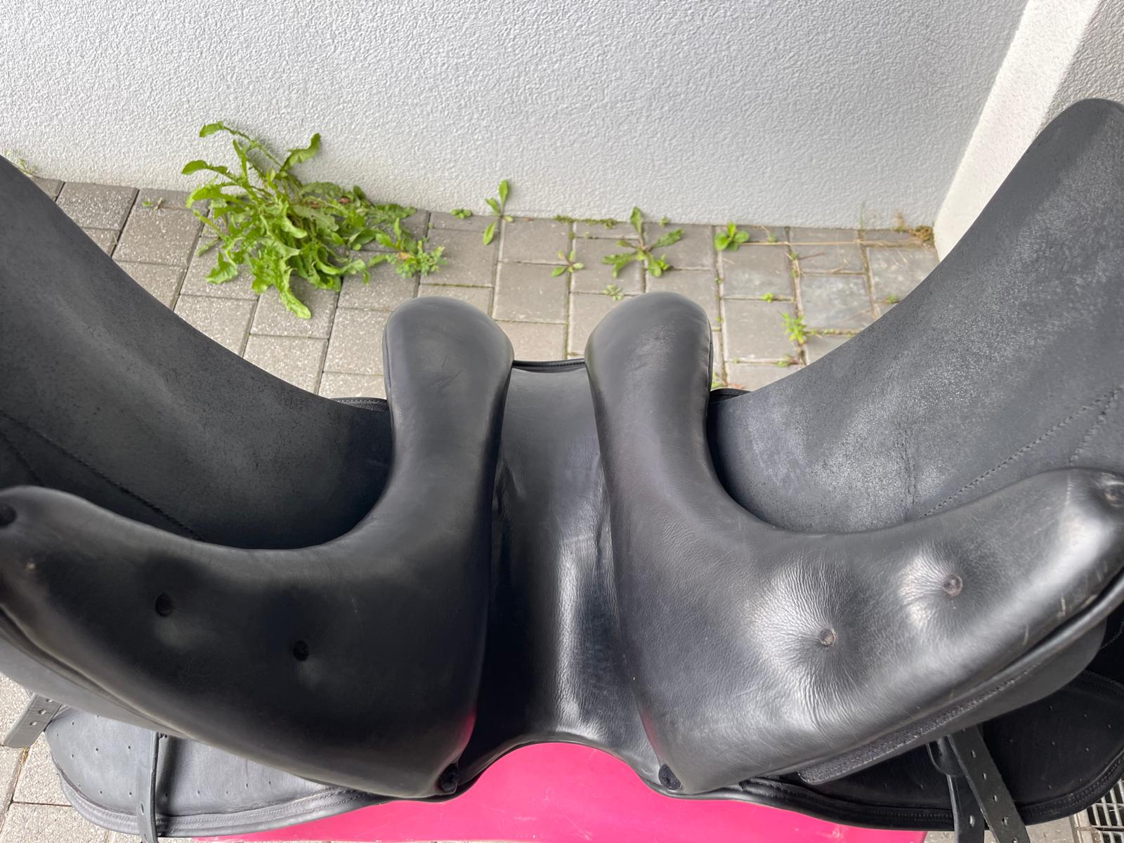 Tech 1 Dressursattel schwarz 17, Pferdesattel Shop