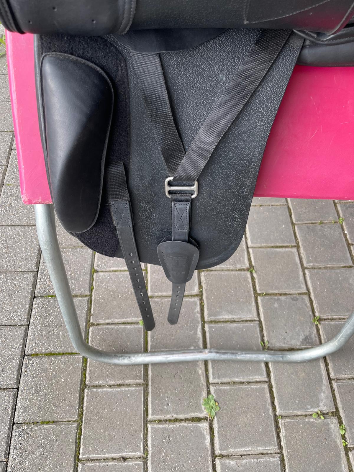 Tech 1 Dressursattel schwarz 17, Pferdesattel Shop