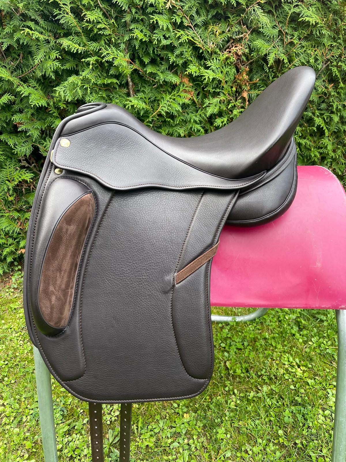 Sommer Grand Sport DS mocca 17,5" Dressursattel [NEU], Pferdesattel Shop