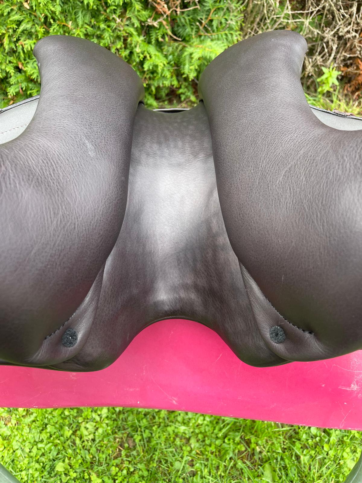 Sommer Grand Sport DS mocca 17,5" Dressursattel [NEU], Pferdesattel Shop