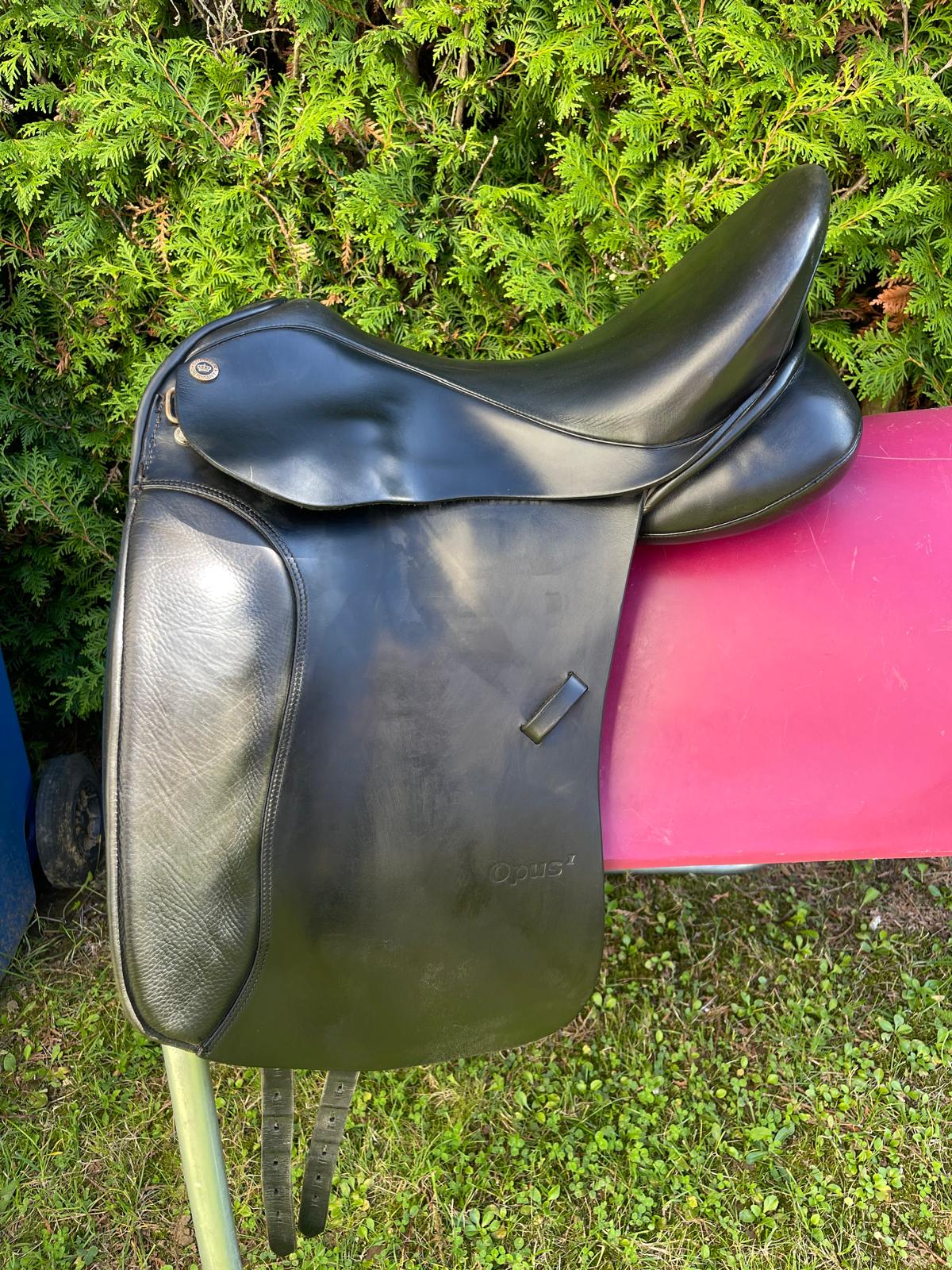 Sommer Opus Dressur 17,5" Schwarz  Dressursattel, Pferdesattel Shop