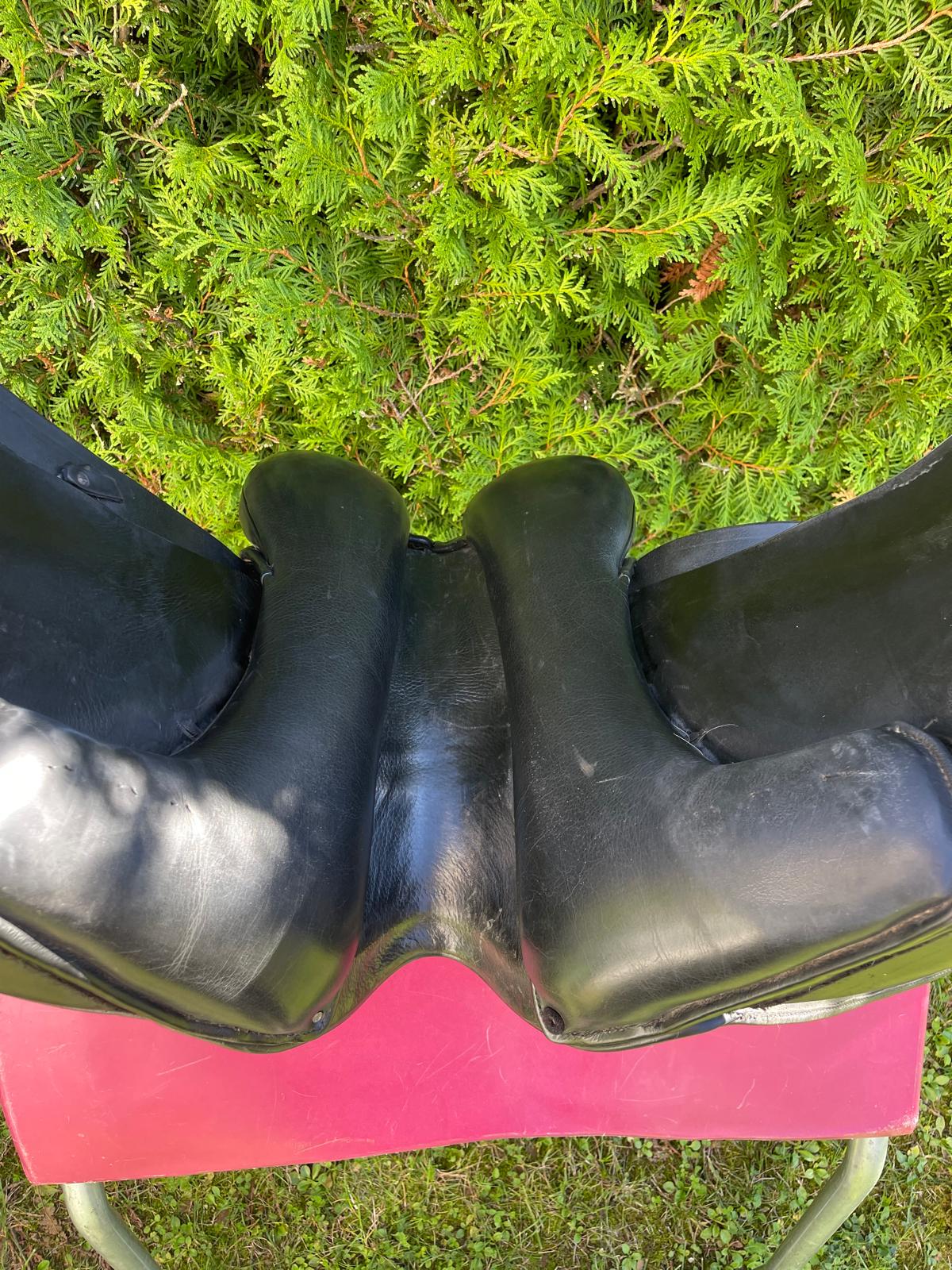 Sommer Opus Dressur 17,5" Schwarz  Dressursattel, Pferdesattel Shop