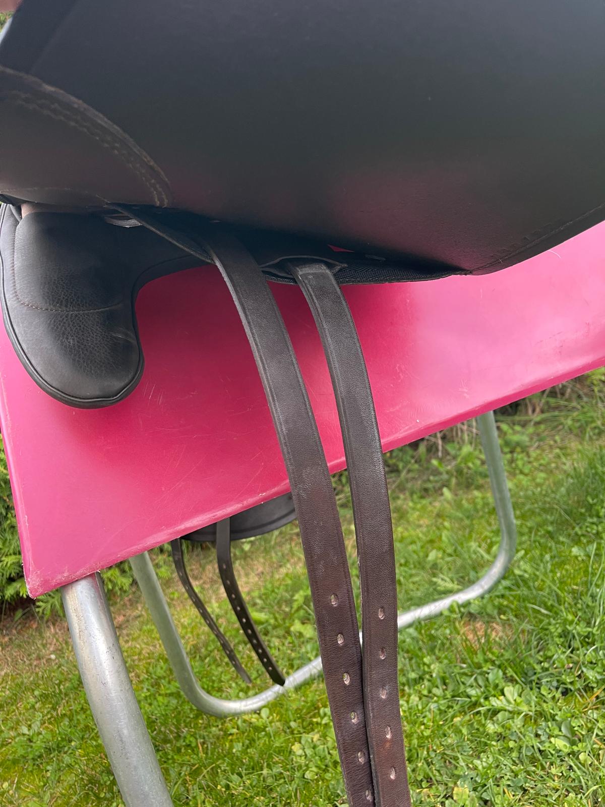 Sommer Novalis 17,5" mocca Kroko Lack Dressursattel [NEU], Pferdesattel Shop