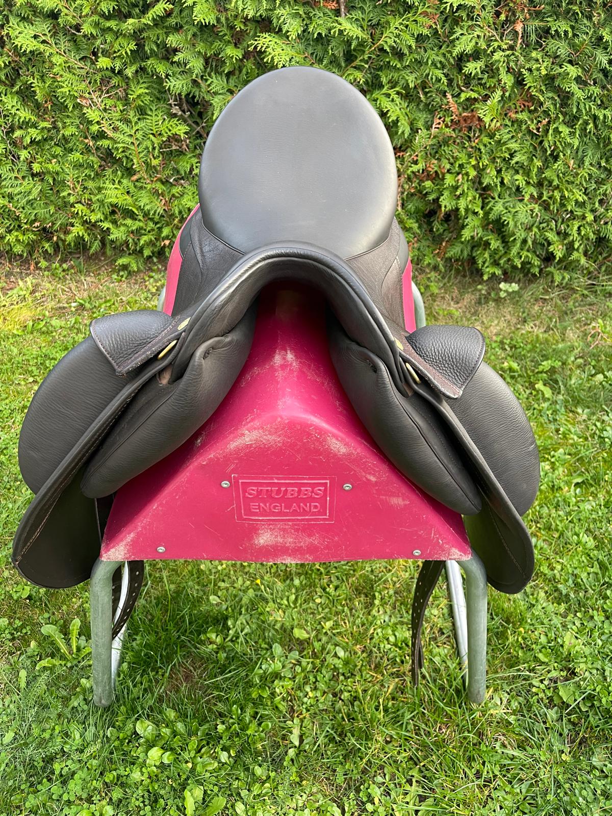 Sommer Novalis 17,5" mocca Kroko Lack Dressursattel [NEU], Pferdesattel Shop