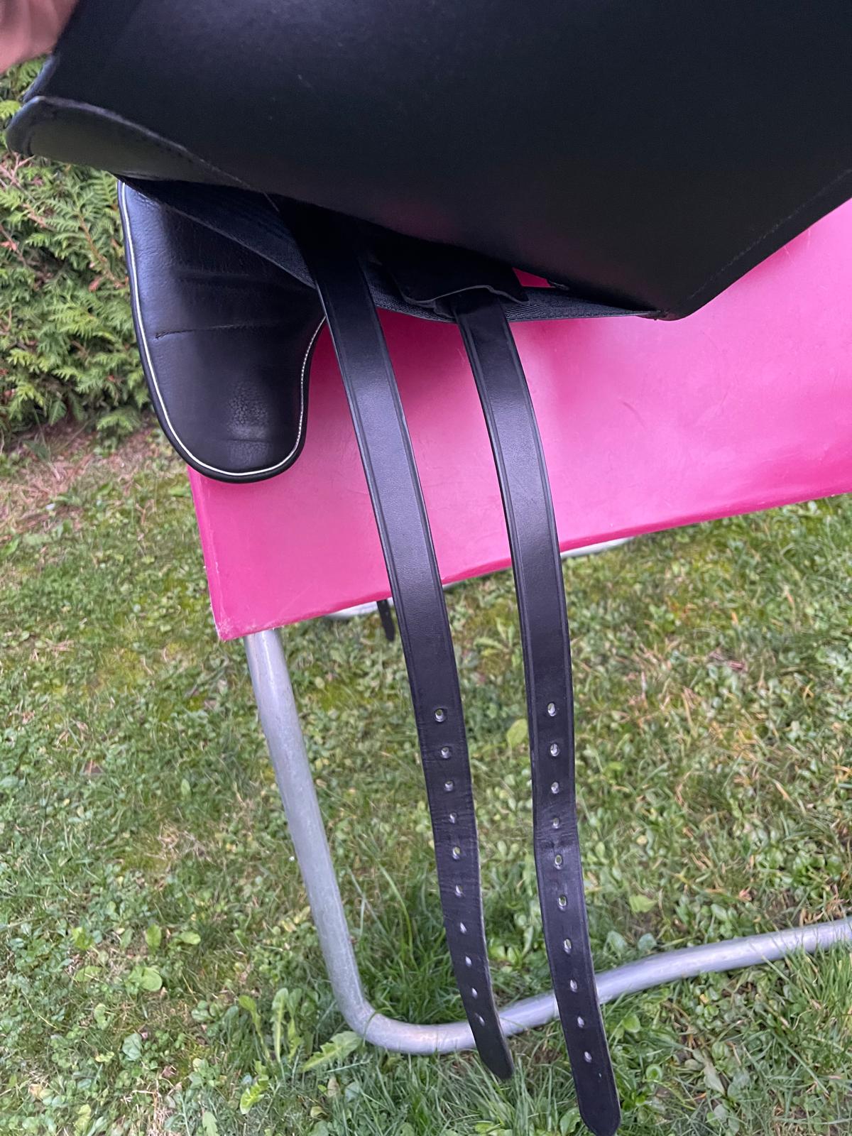 Sommer Novalis  "Galassia"  18" schwarz, Pferdesattel Shop