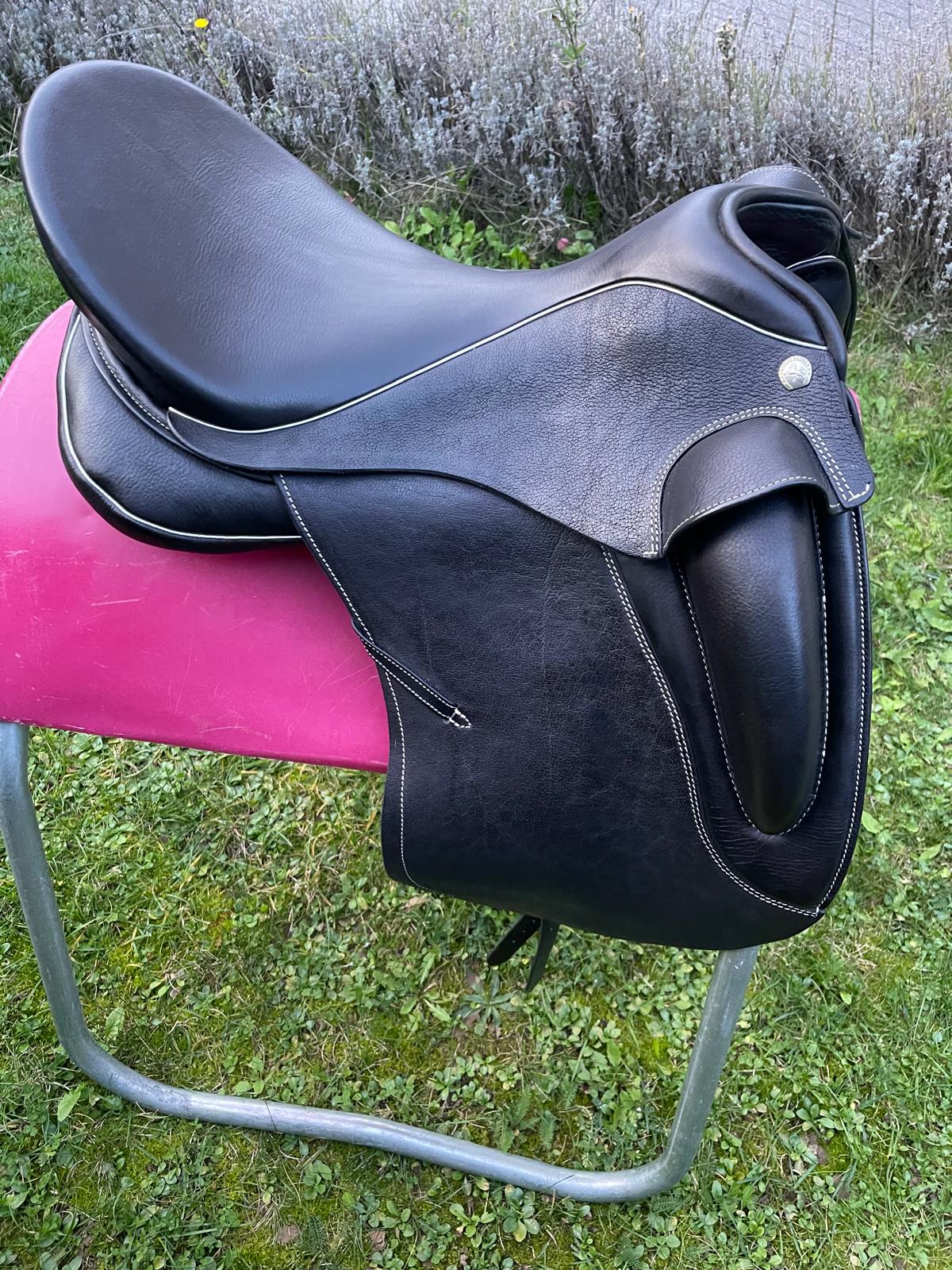 Sommer Novalis  "Galassia"  18" schwarz, Pferdesattel Shop