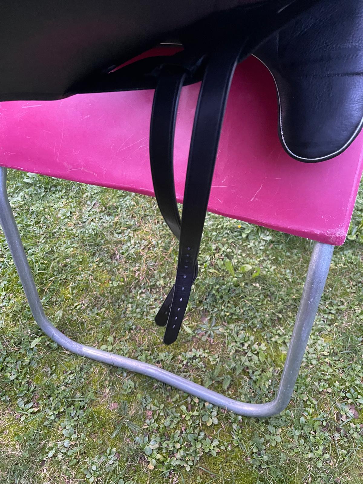 Sommer Novalis  "Galassia"  18" schwarz, Pferdesattel Shop