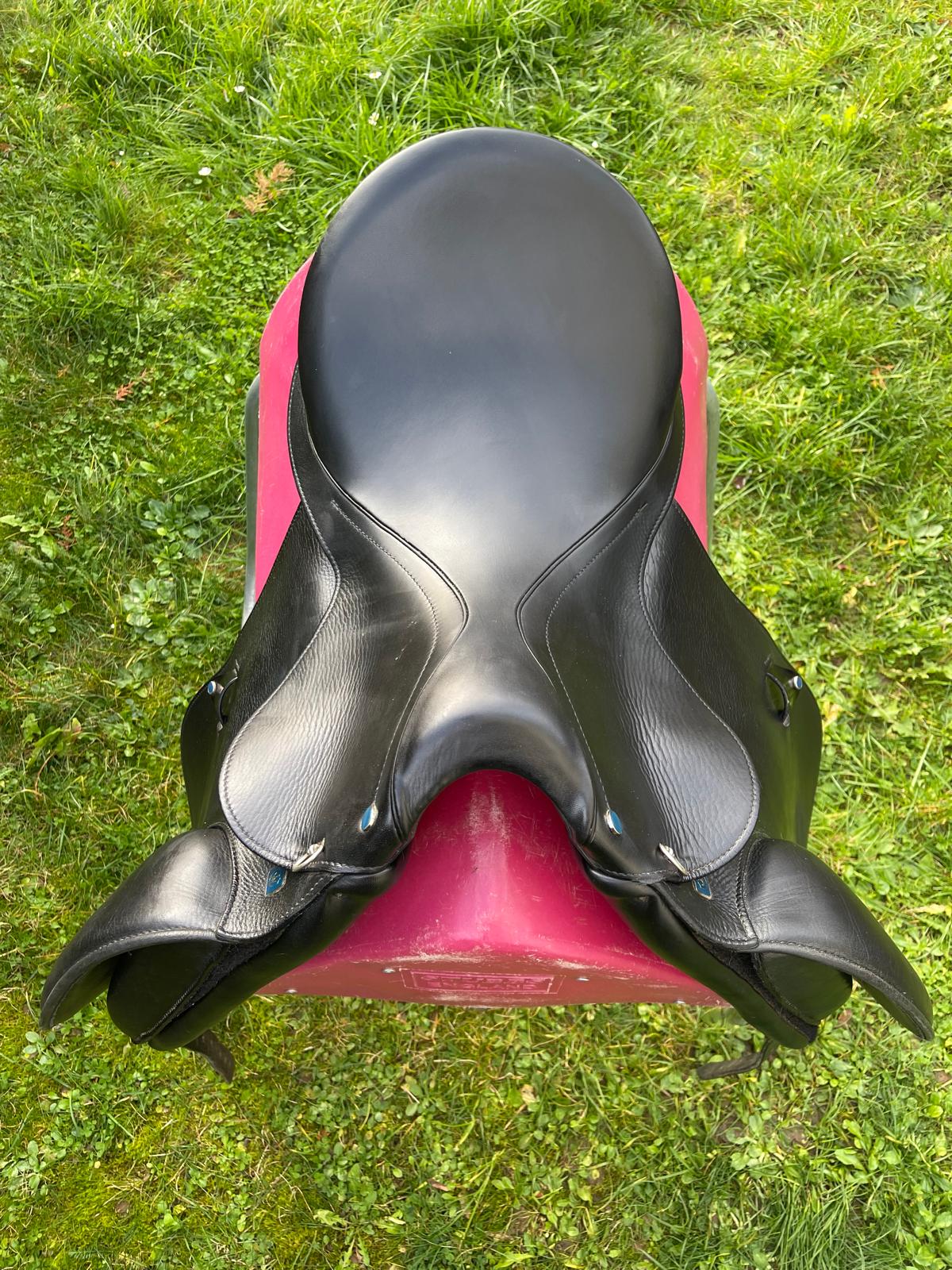 Stübben Virginia schwarz 17,5" Dressursattel, Pderdesattel Shop