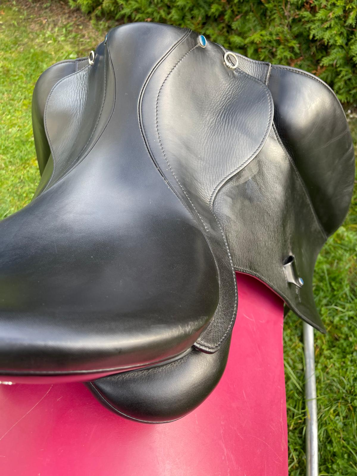 Stübben Virginia schwarz 17,5" Dressursattel, Pderdesattel Shop