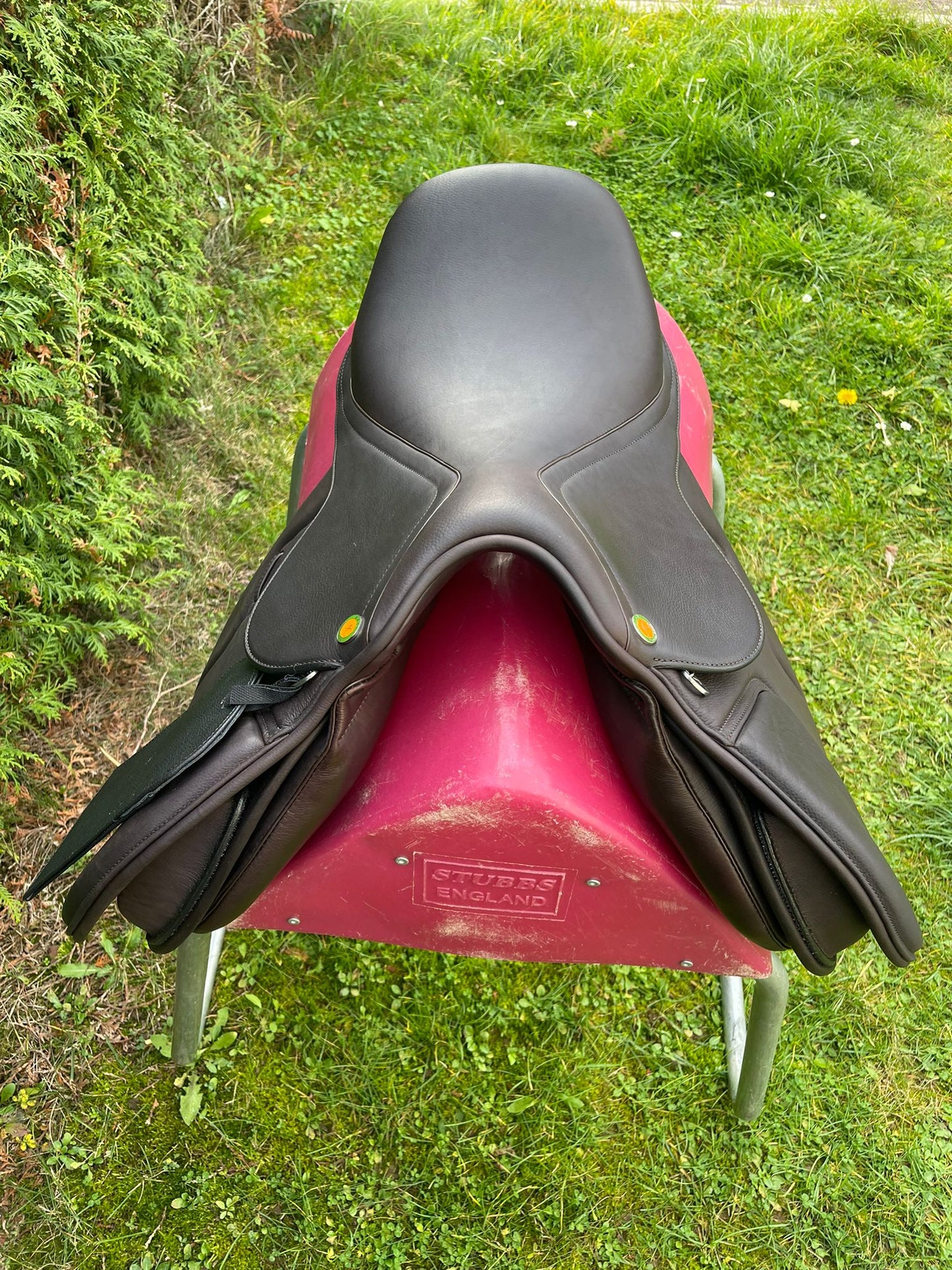 Jorge Canaves One 17,5" Dunkelbrauner Springsattel [NEU] Pferdesattel Shop