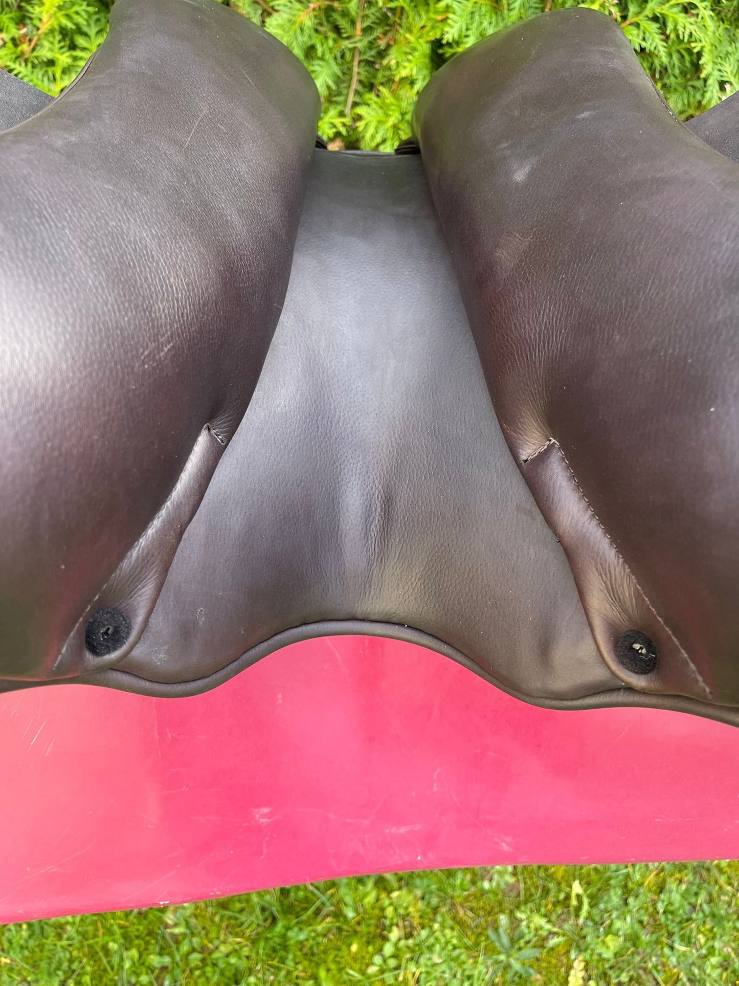 Jorge Canaves One 17,5" Dunkelbrauner Springsattel [NEU], Pferdesattel Shop