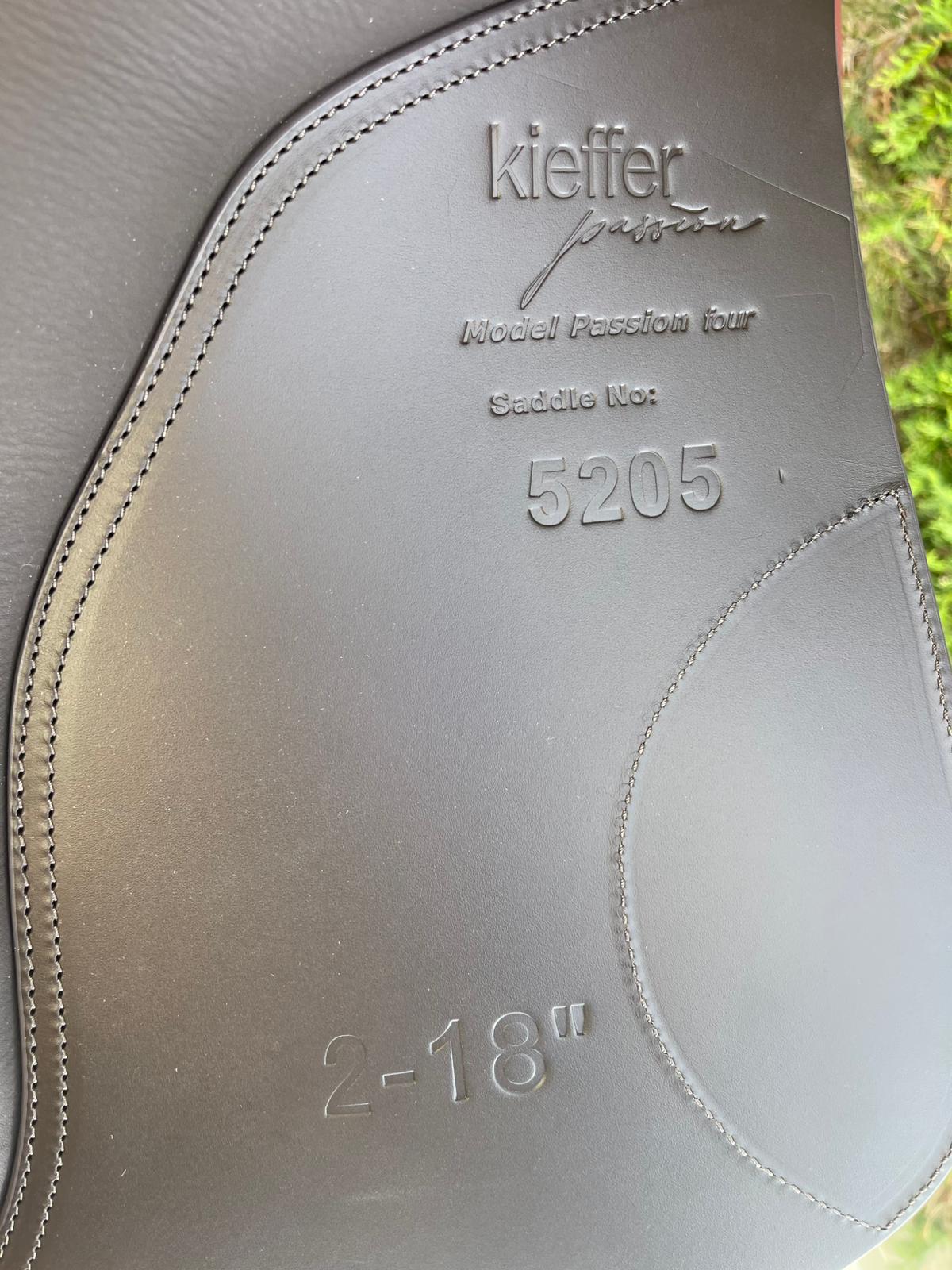 Kieffer Passion Four S 2 (18“) braun Springsattel [NEU], Pferdesattel Shop