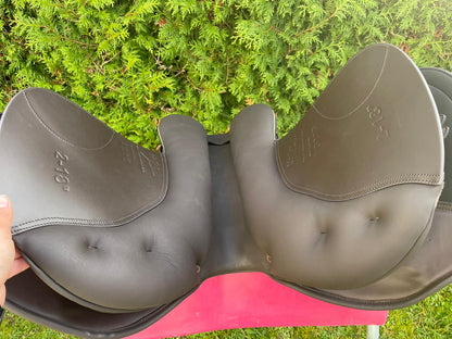 Kieffer Passion Four S 2 (18“) braun Springsattel [NEU], Pferdesattel Shop